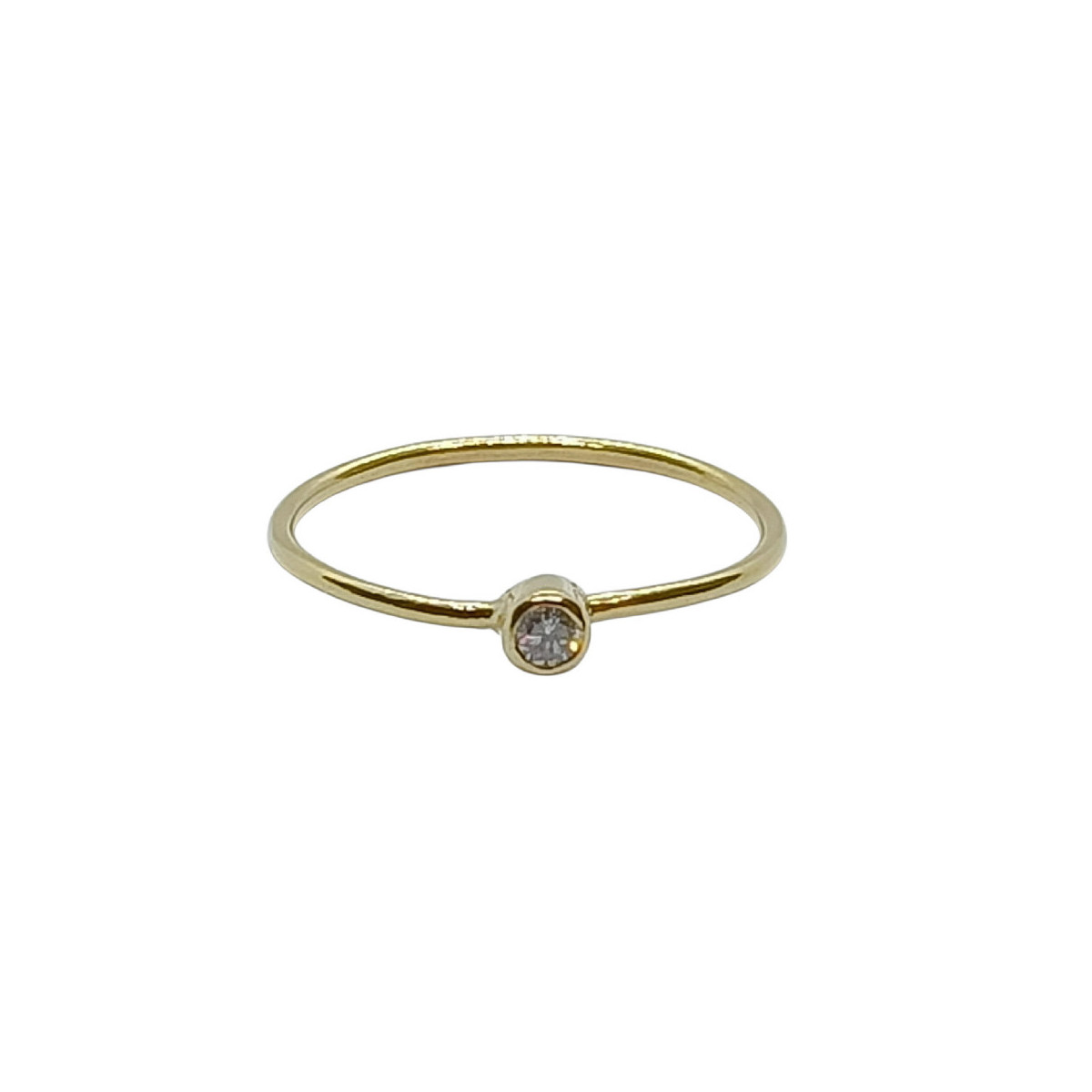 anillo de oro amarillo con diamante