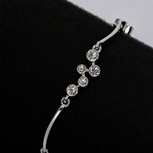 Pulsera estilo Rivière de oro blanco con diamantes