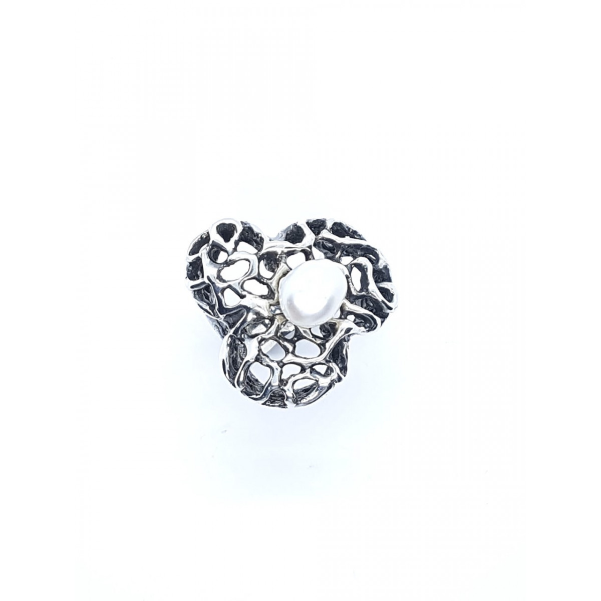 Anillo de plata con perla
