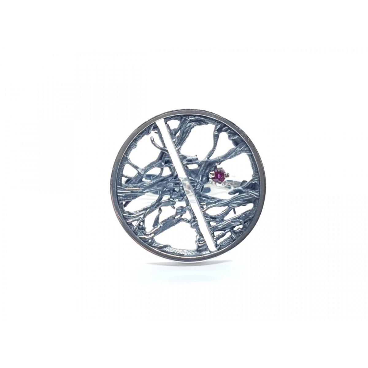 Anillo de plata con rubí