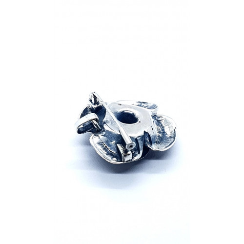 Colgante y broche de plata con forma de rosa