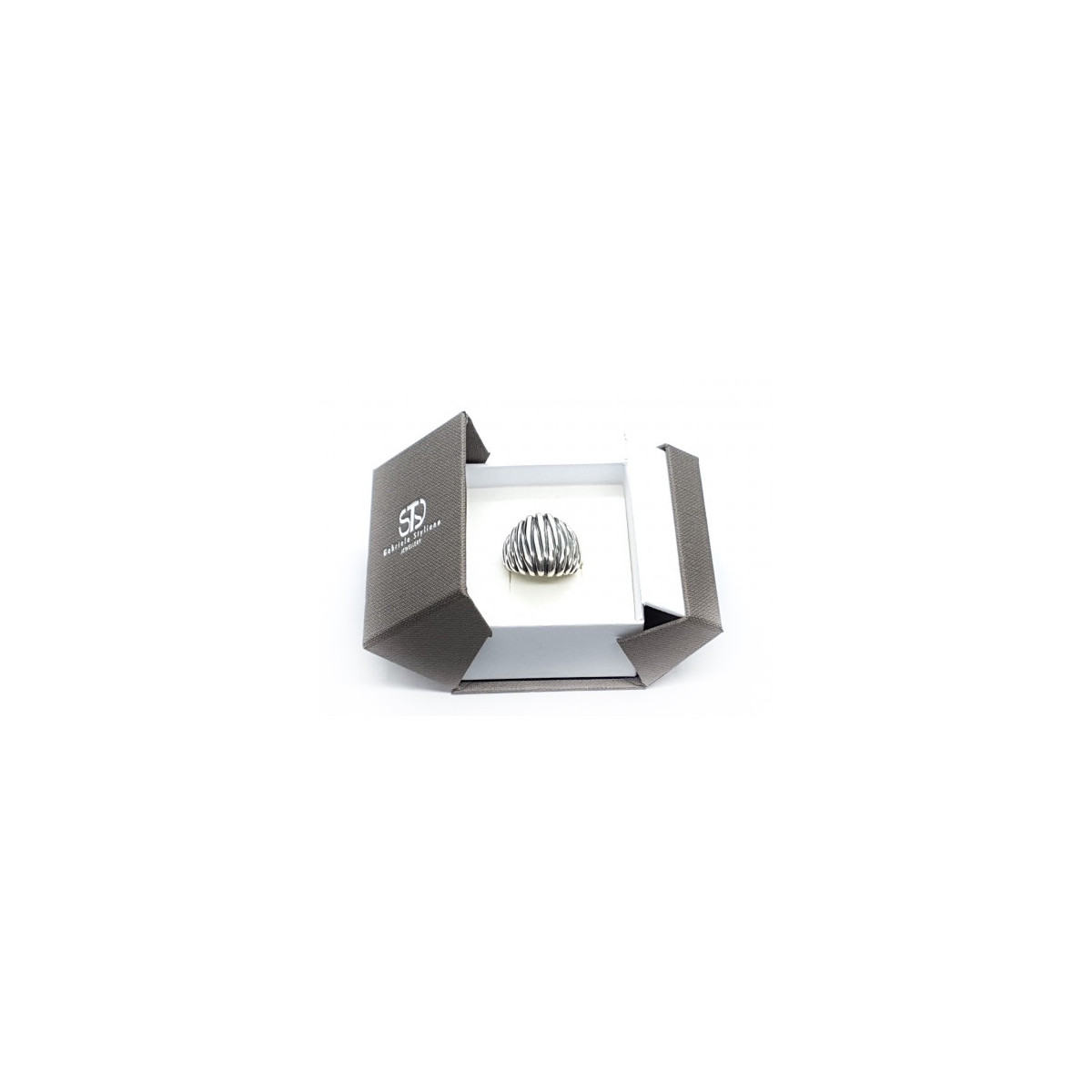 Anillo de plata