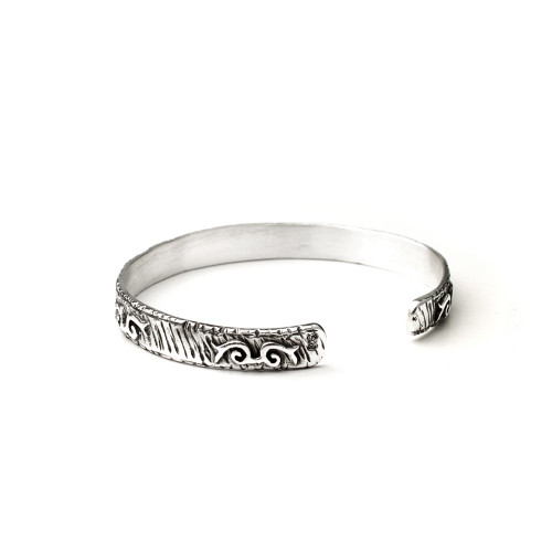 Brazalete rígido de plata