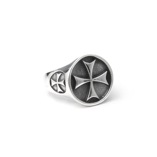 Anillo de plata con cruz