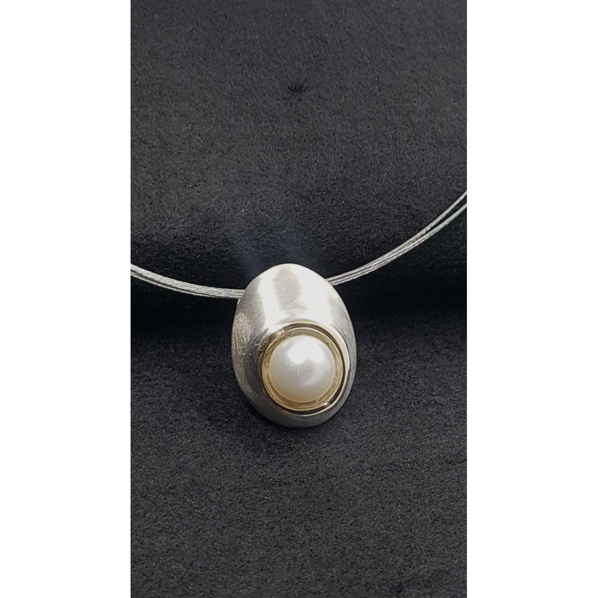 GARGANTILLA DE PLATA Y ORO CON PERLA NATURAL CULTIVADA