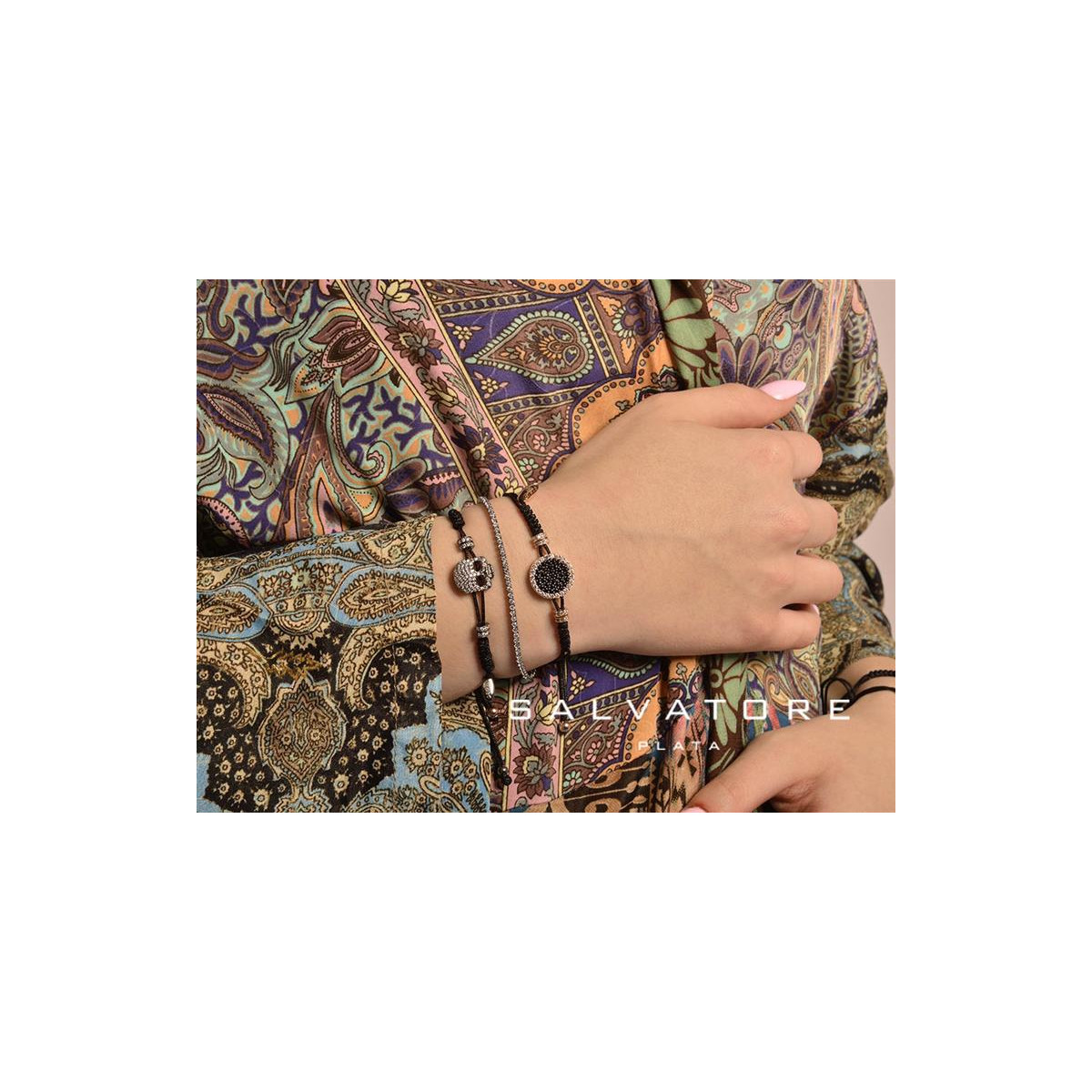 Pulsera de plata con circonitas negras y blancas