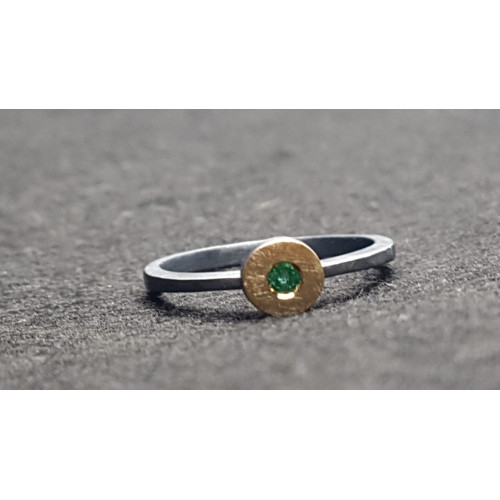 Anillo de plata y oro  con esmeralda