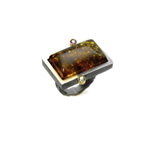 Anillo de plata y oro con ámbar, turmalina y peridoto