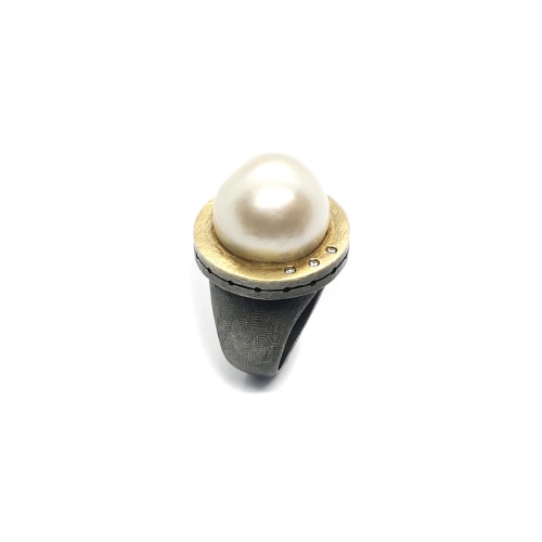 Anillo de plata y oro con perla natural cultivada Australiana y diamantes