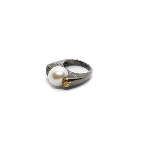 Anillo de plata y oro con perla natural cultivada Australiana y zafiros amarillos