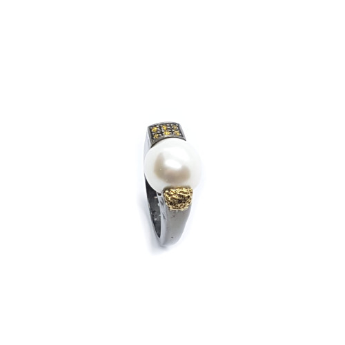 Anillo de plata y oro con perla natural cultivada Australiana y zafiros amarillos
