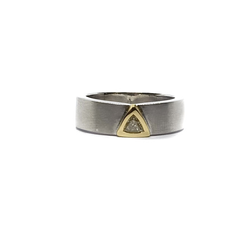 Anillo de plata y oro amarillo con diamante