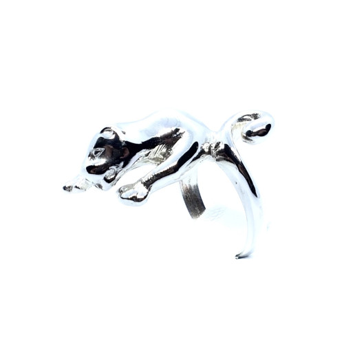 anillo de plata en forma de pantera