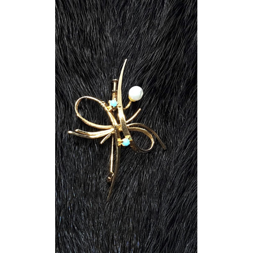 Broche de oro con perlas y turquesas