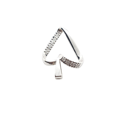 Colgante de oro blanco con forma de corazón y diamantes