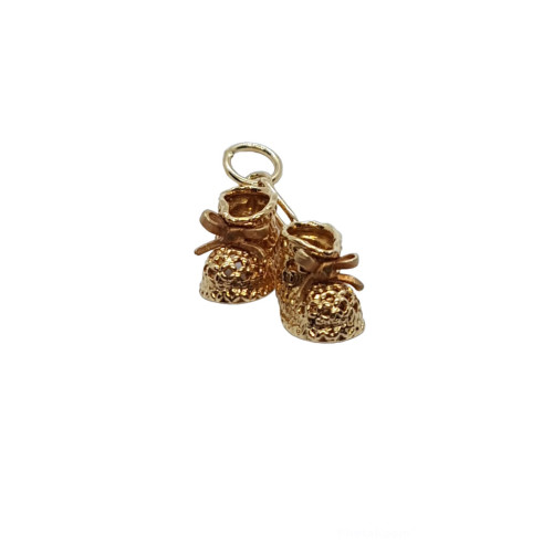 Colgante de oro amarillo con forma de zapatos de bebé