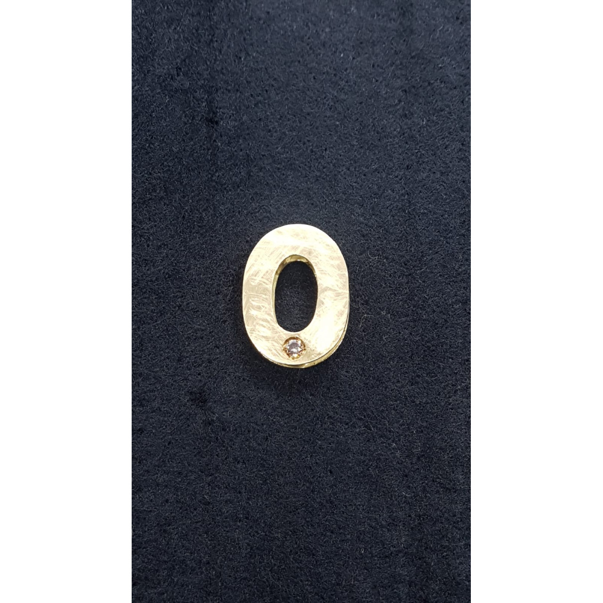 Colgante de oro amarillo y diamante Brown