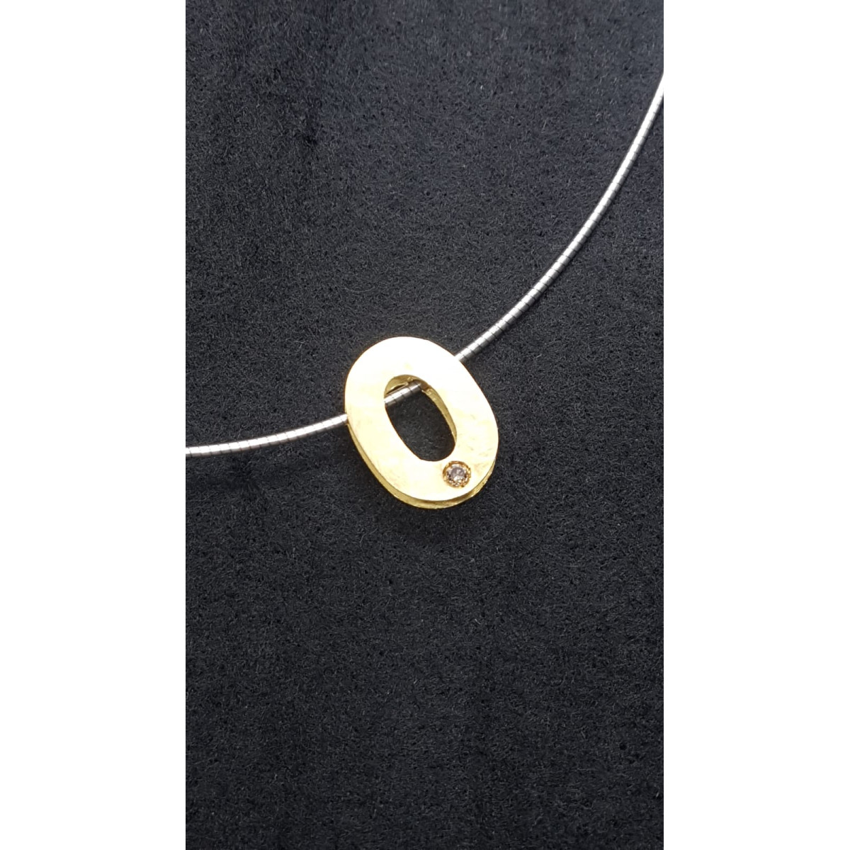 Colgante de oro amarillo y diamante Brown