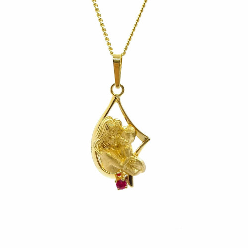Colgante de oro amarillo con forma de mujer y bebé más rubí