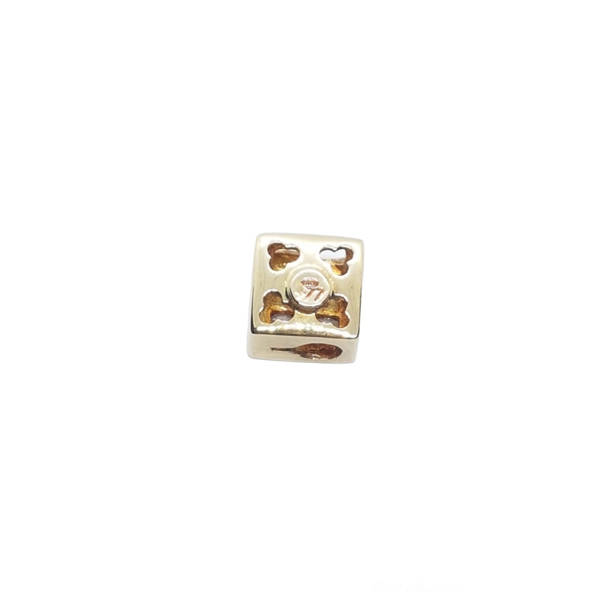 COLGANTE DE ORO AMARILLO CON DIAMANTES