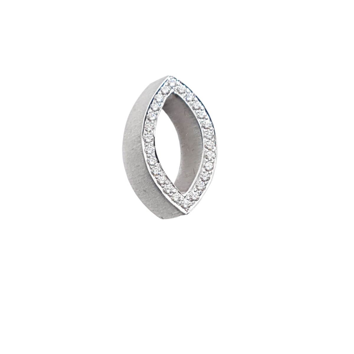 Colgante de oro blanco y diamantes
