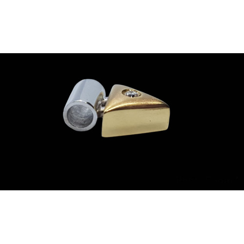 Colgante de oro amarillo y oro blanco con diamante
