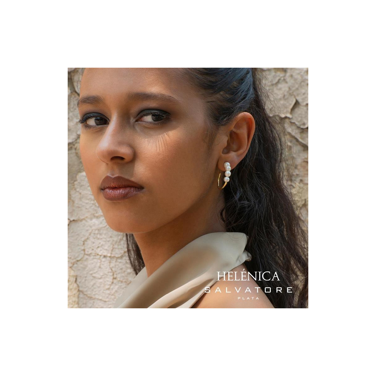 Pendientes de plata chapada con forma de aros y perlas naturales