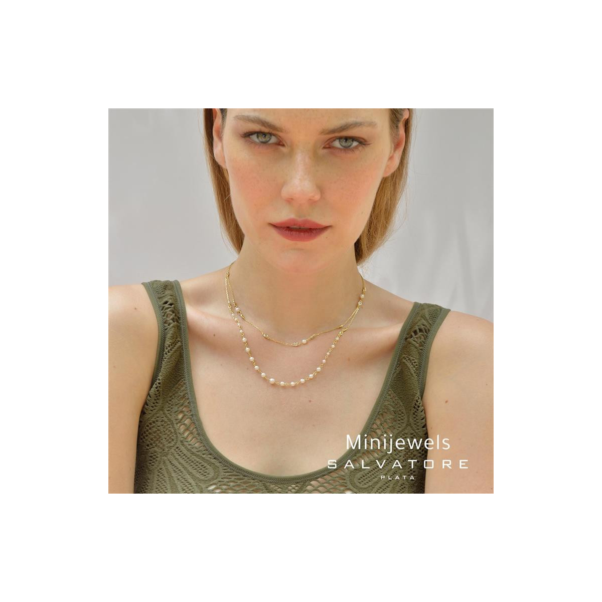 Collar de plata chapada con circonitas blancas y perlas naturales