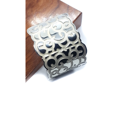 Brazalete rígido de plata