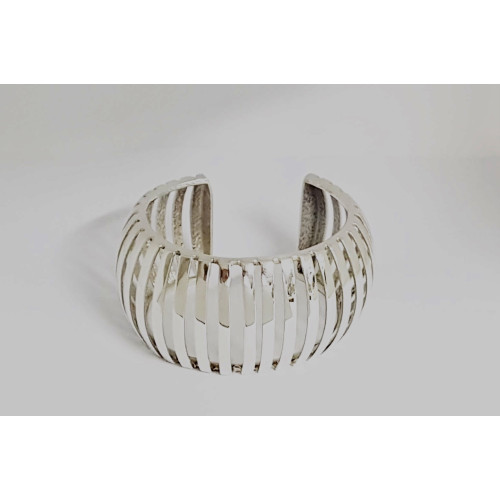 Brazalete rígido de plata