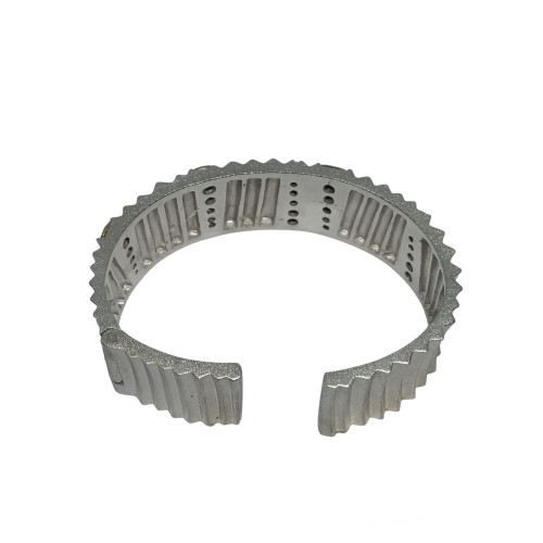 BRAZALETE RÍGIDO DE ORO AMARILLO CON DIAMANTES NEGROS Y PLATA