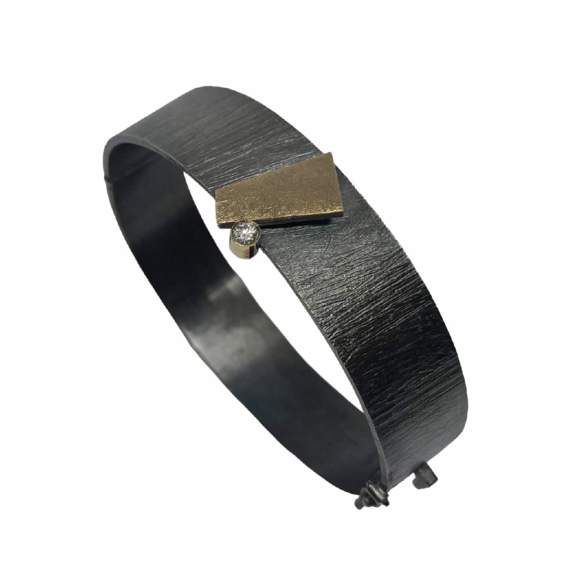 Brazalete rígido de plata, oro y diamante