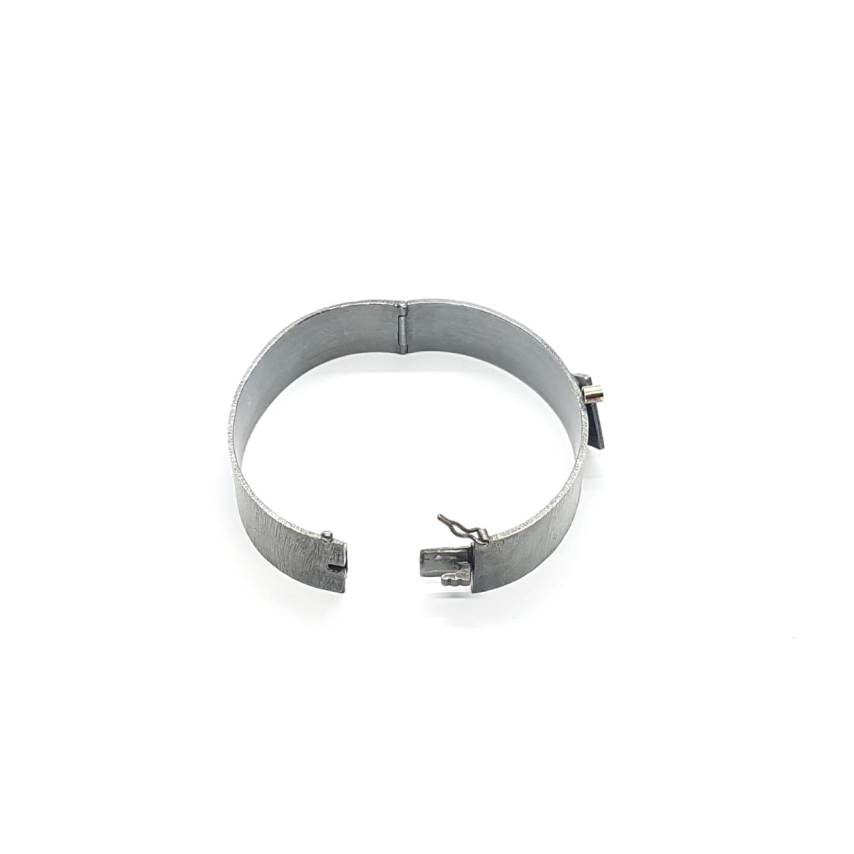 Brazalete rígido de plata, oro y diamante