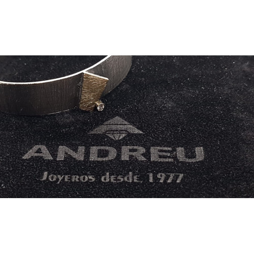 Brazalete rígido de plata, oro y diamante