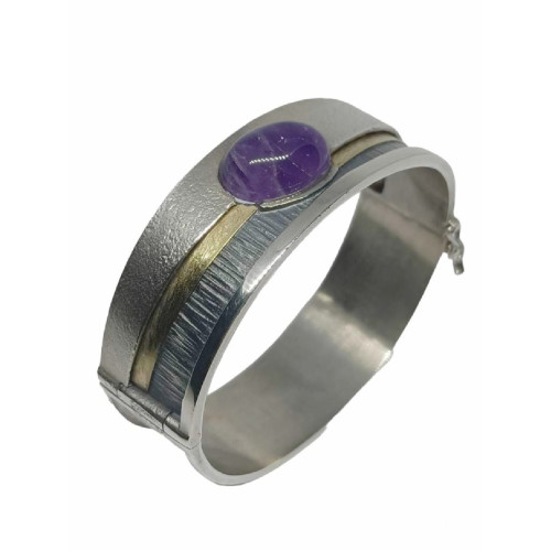 Brazalete rígido de plata, oro y amatista