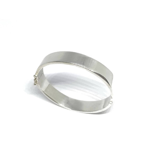 Brazalete rígido de plata