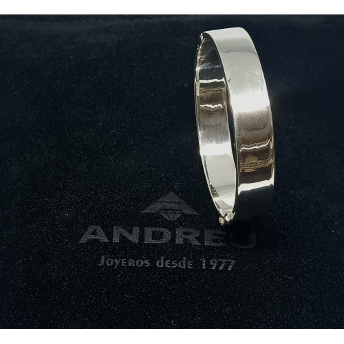Brazalete rígido de plata