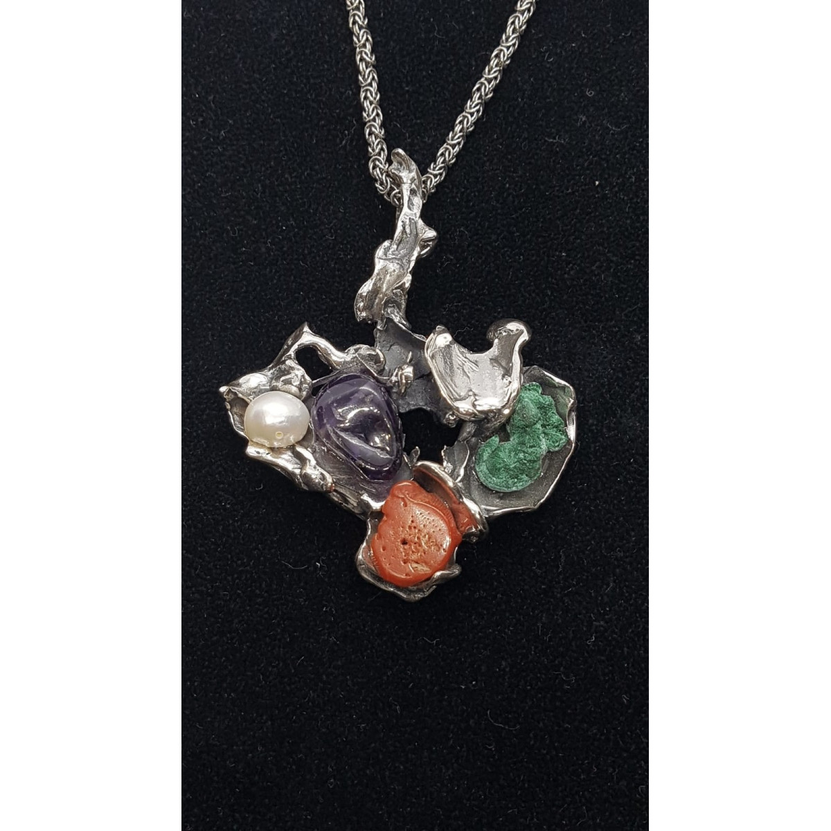 Colgante de plata con coral y perla