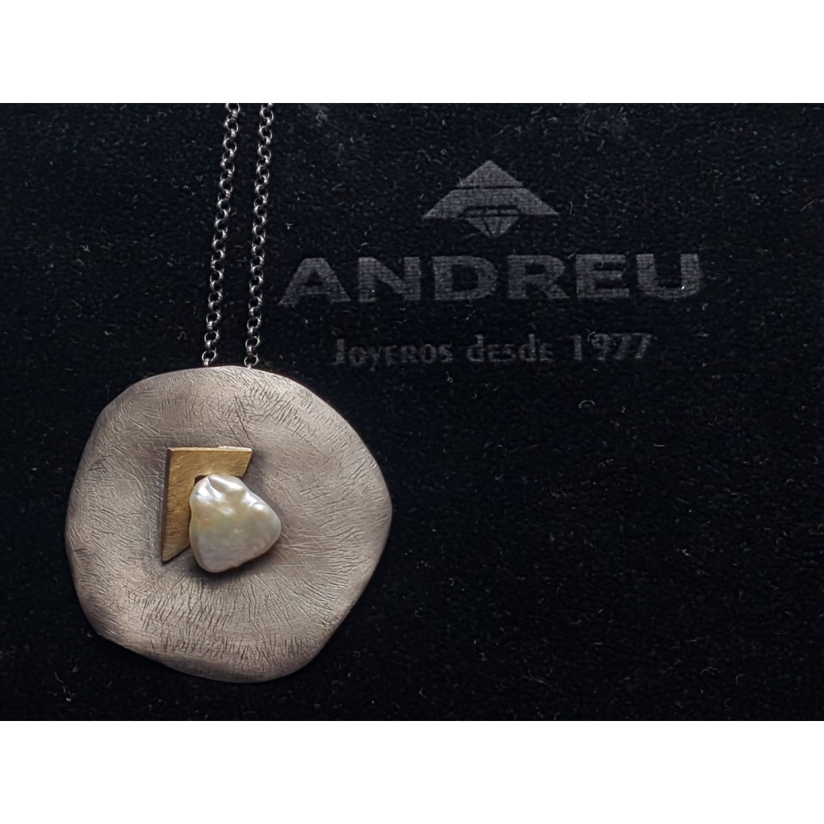 COLGANTE DE PLATA Y ORO AMARILLO CON PERLA NATURAL CULTIVADA