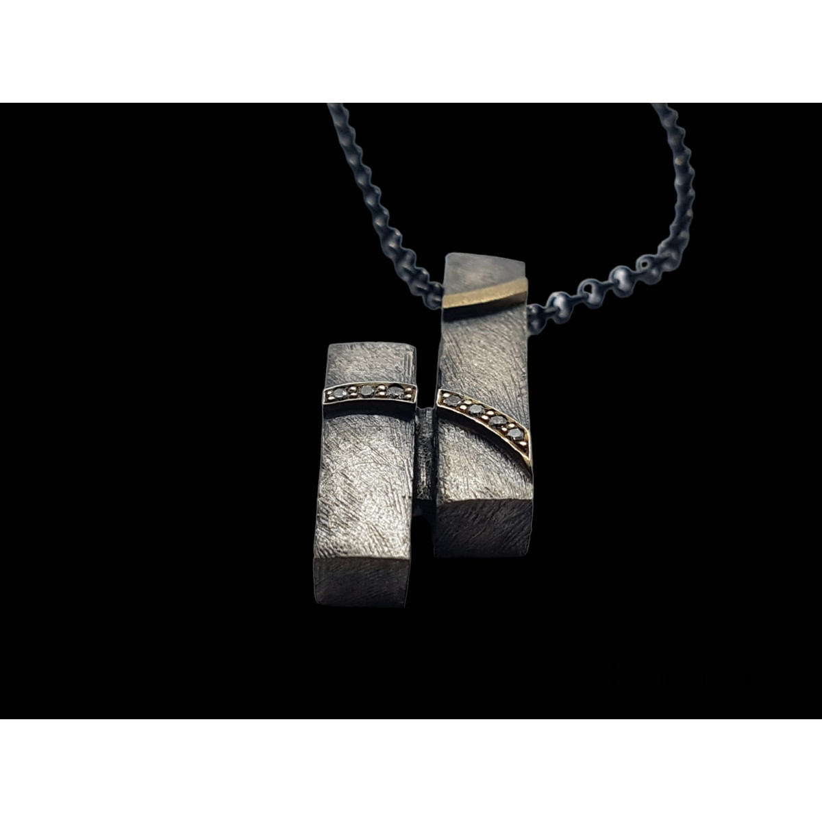 COLGANTE DE PLATA Y ORO AMARILLO CON DIAMANTES