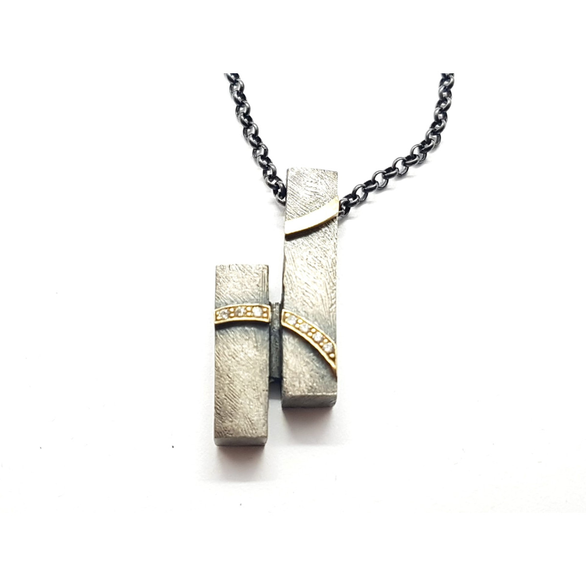 COLGANTE DE PLATA Y ORO AMARILLO CON DIAMANTES