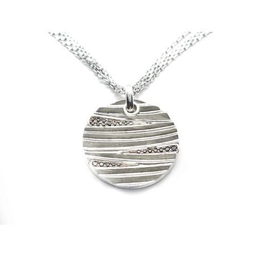 Gargantilla de plata y oro con diamantes negros