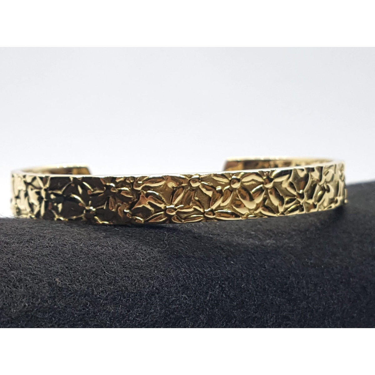 BRAZALETE RÍGIDO DE ORO AMARILLO