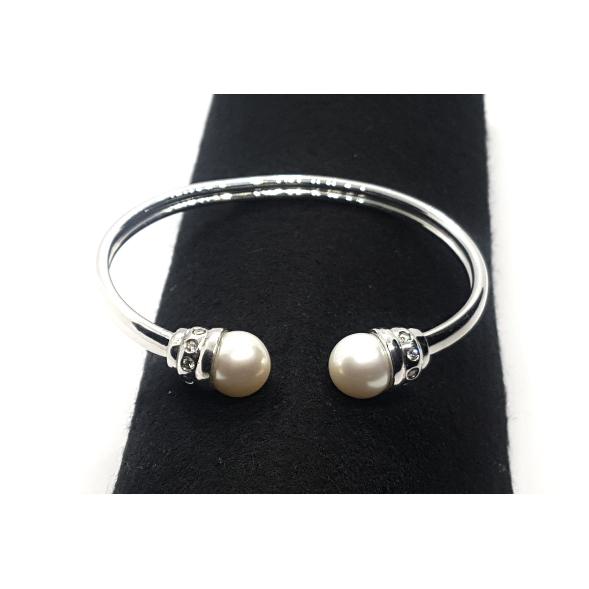BRAZALETE RÍGIDO DE ORO BLANCO CON DIAMANTES Y PERLAS