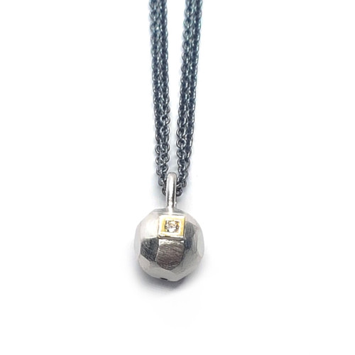 Gargantilla de plata y oro con diamante