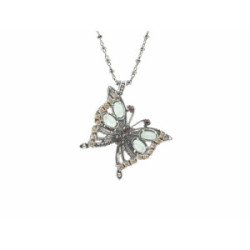 Collar de plata con forma de mariposa y circonitas
