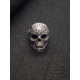 Anillo de plata con forma de calavera