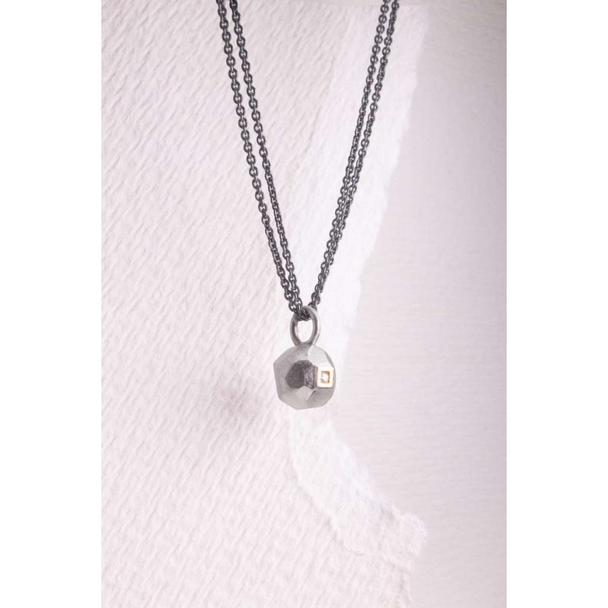 Gargantilla de plata y oro con diamante