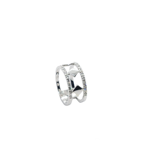 Anillo de oro blanco con diamantes