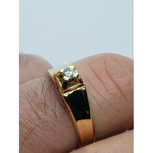 solitario de oro amarillo con diamante